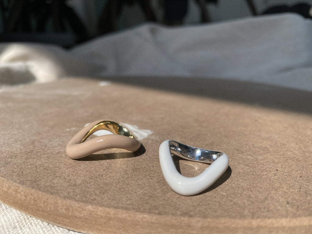 Dali Enamel ring